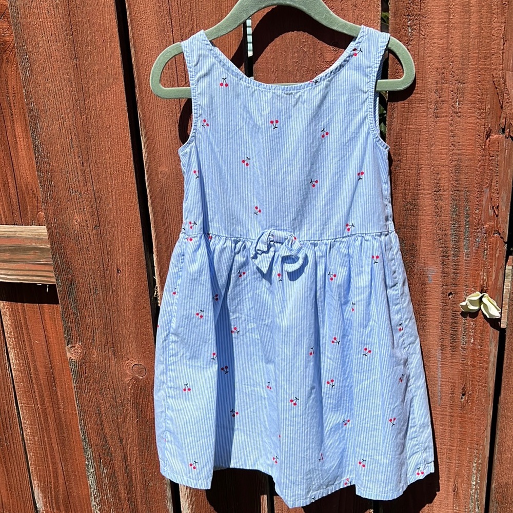 H&M girls 4t pinstripe and cherry dress NWOT perfect condition.